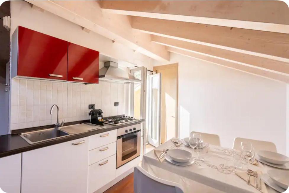 Mansarda Ivy Apartment Финале Лигуре Екстериор снимка
